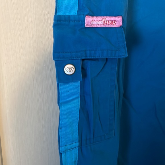 Beautiful Scrub pants. Perfect for healthcare worker. Four pockets. EUC - Picture 2 of 3